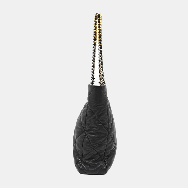 CHANEL 19 Piel de Cordero Acolchada Negra