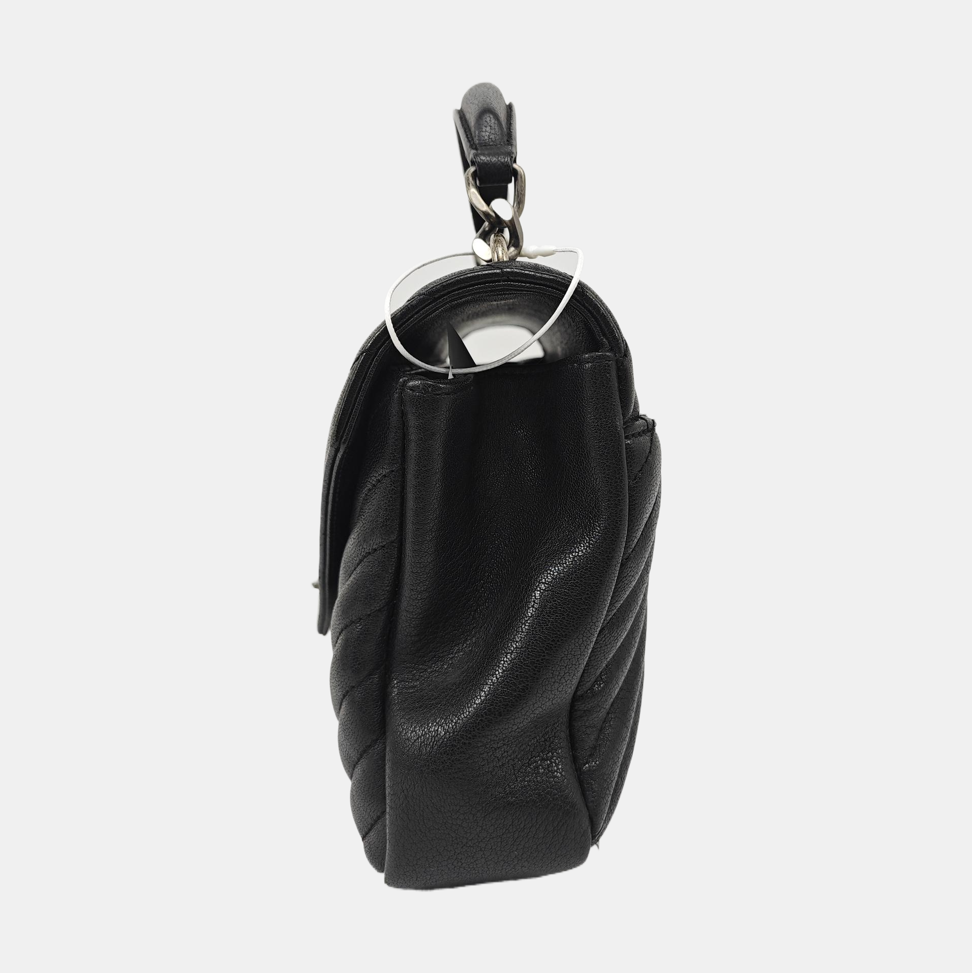 COLLEGE Medium Chevron Lambskin Black