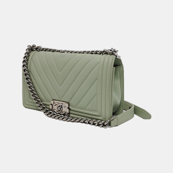 Authenticated pre-owned  BOY CHANEL Medium Chevron Calfskin Green - Crossbody Bag at Looply