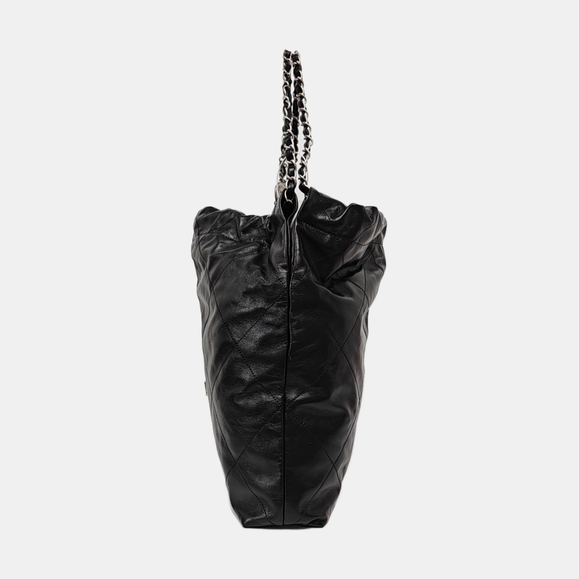 CHANEL 22 Small Quilted Calfskin Black