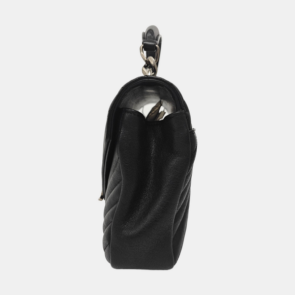 COLLEGE Medium Chevron Lambskin Black