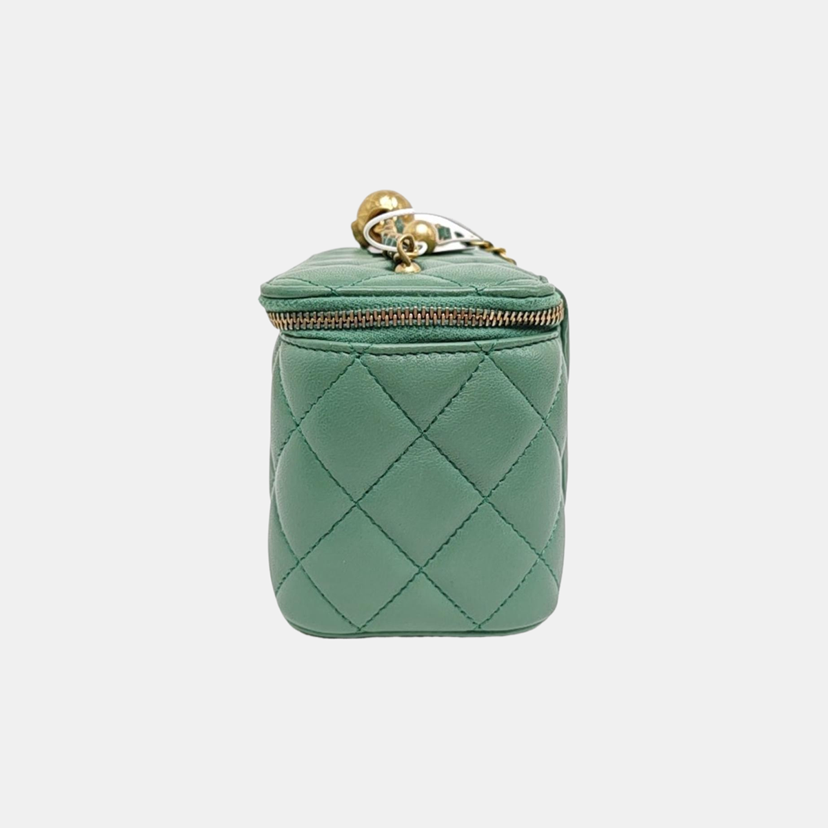 VANITY CASE Small Quilted Lambskin Green