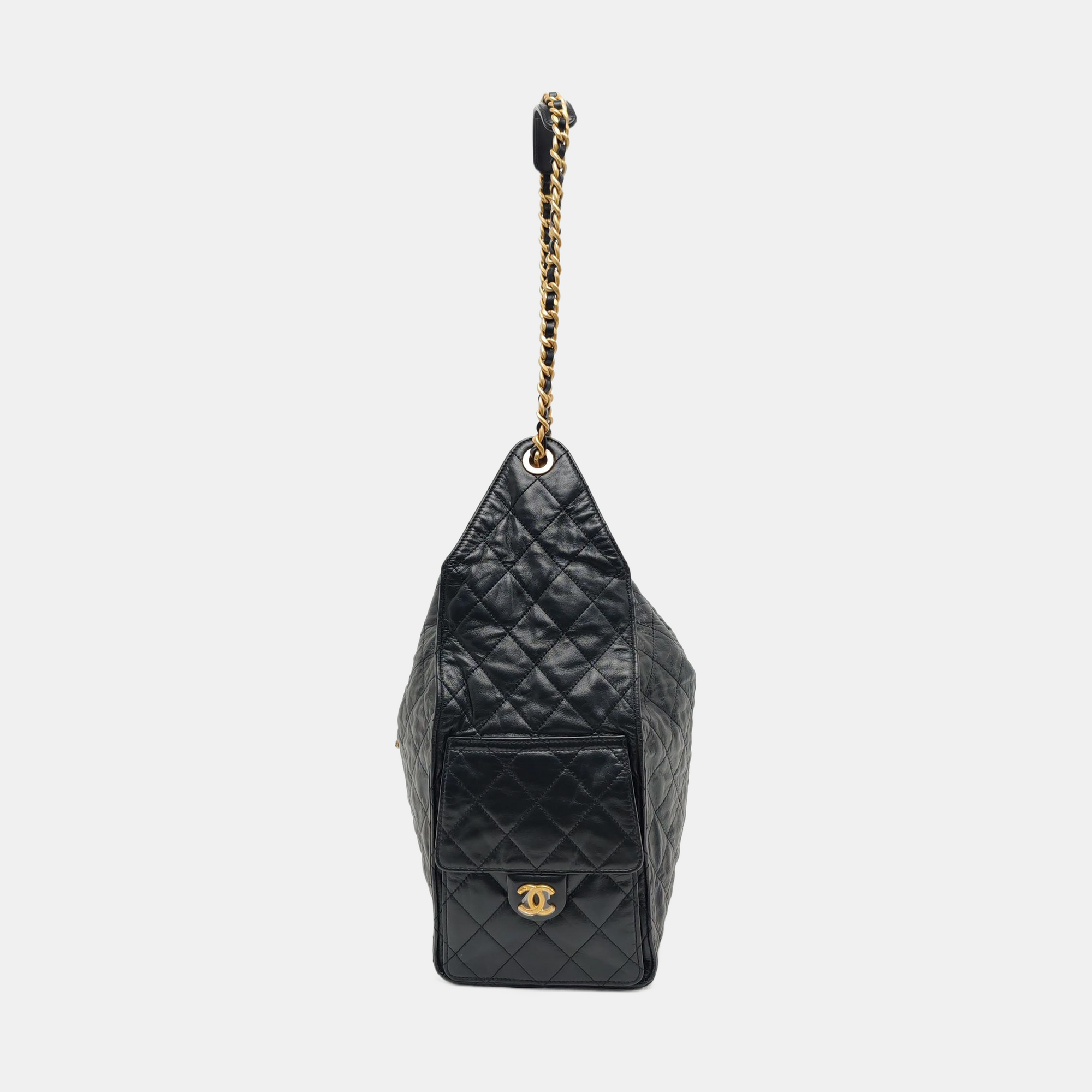 CHANEL 25 Medium Quilted Calfskin Black
