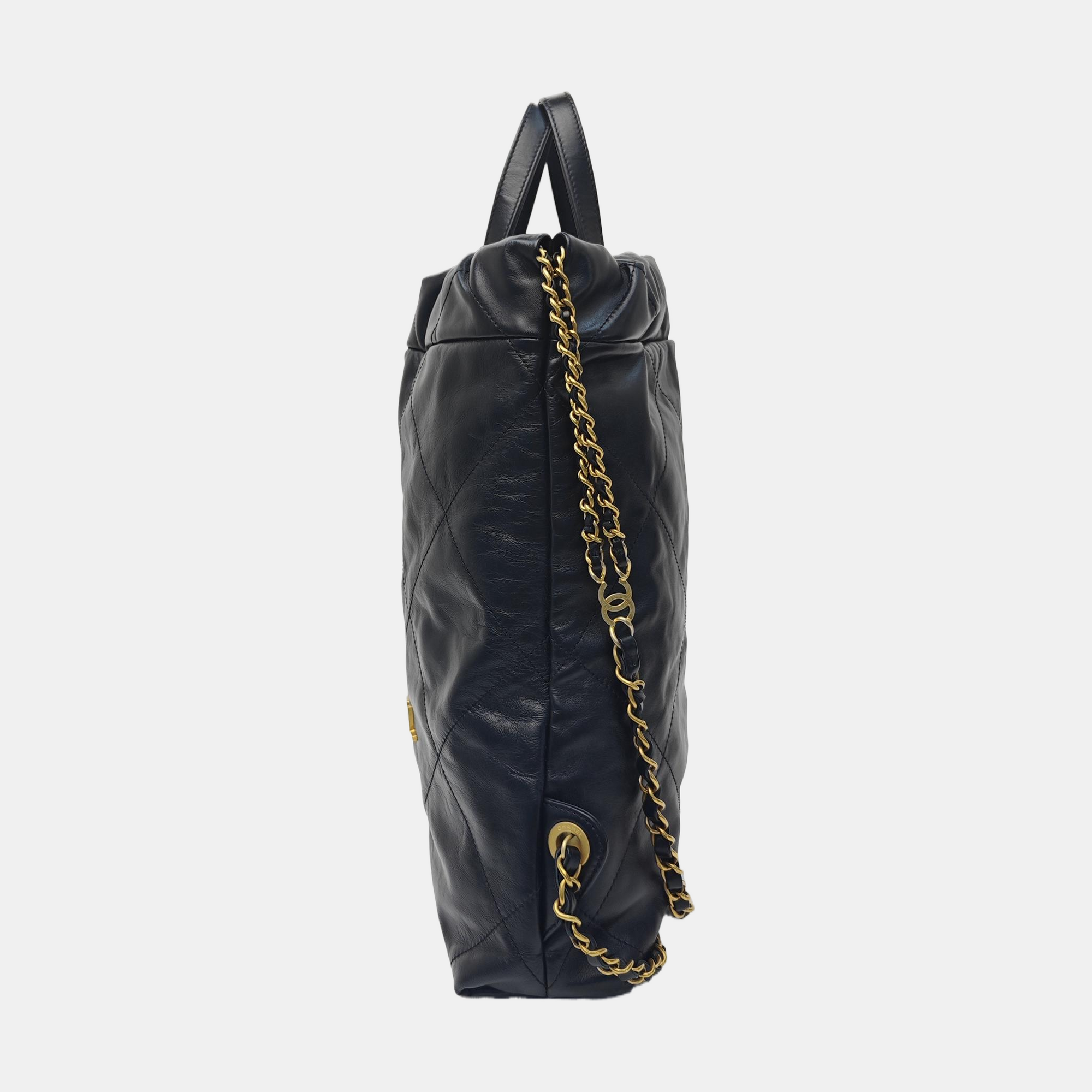 CHANEL 22 Small Quilted Calfskin Black