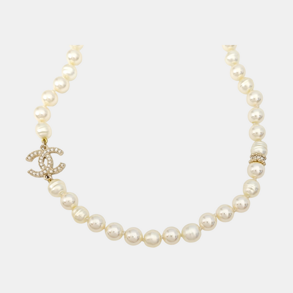 Faux Pearl White Necklace