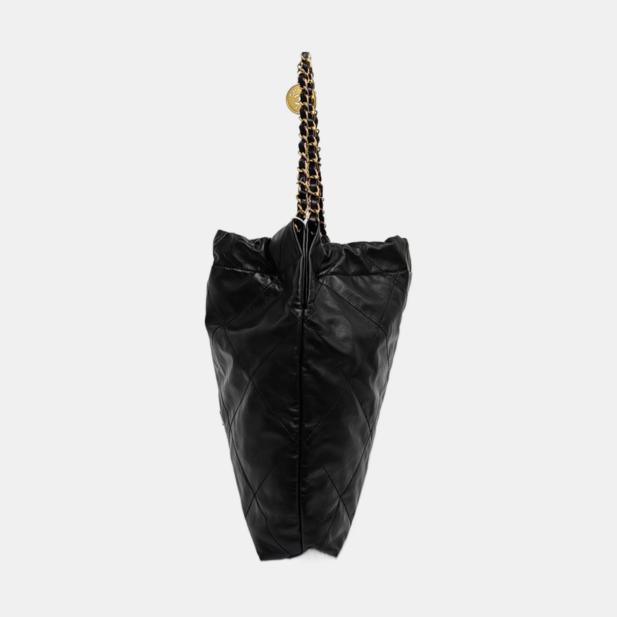 CHANEL 22 Medium Quilted Calfskin Black