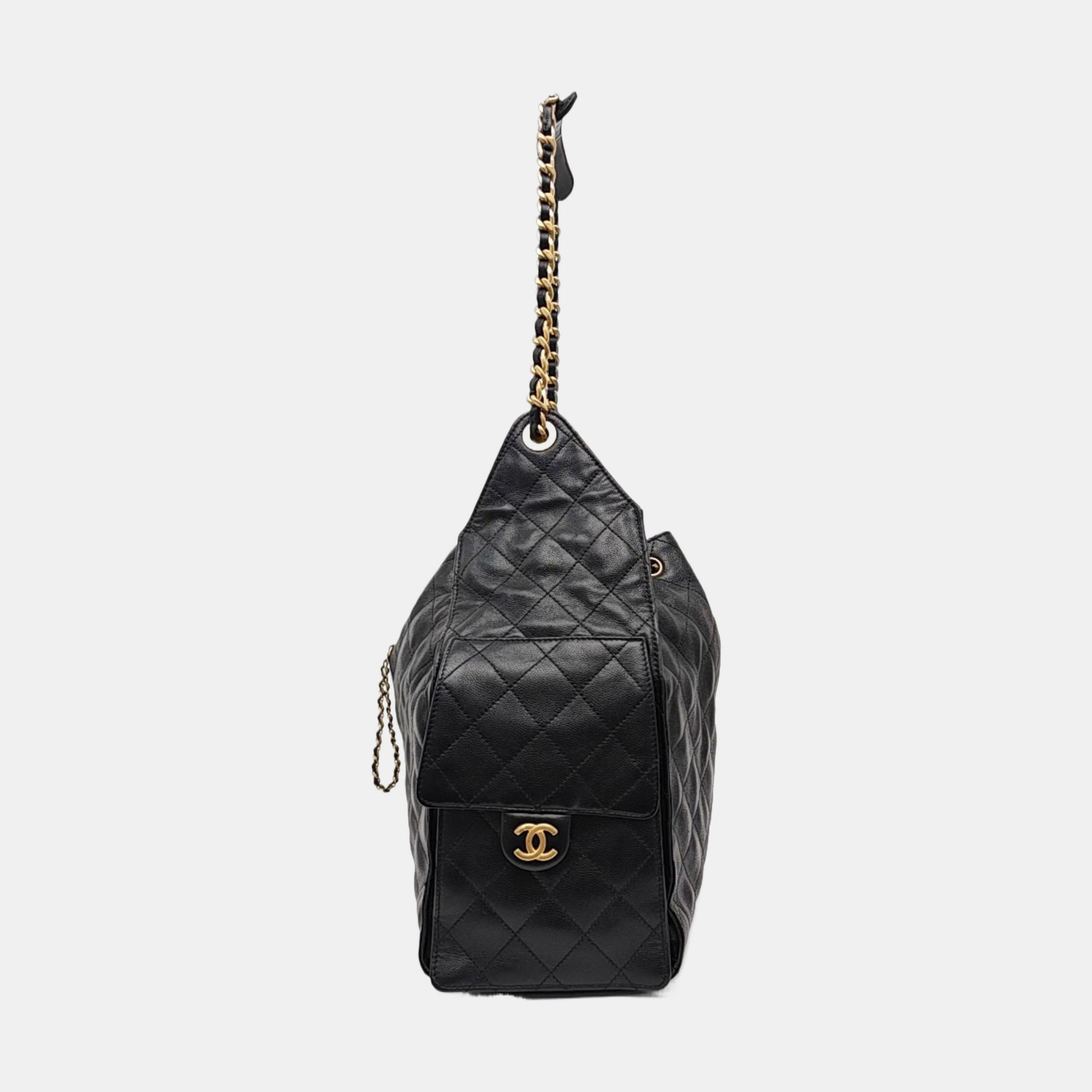 CHANEL 25 Medium Quilted Grained Calfskin Black