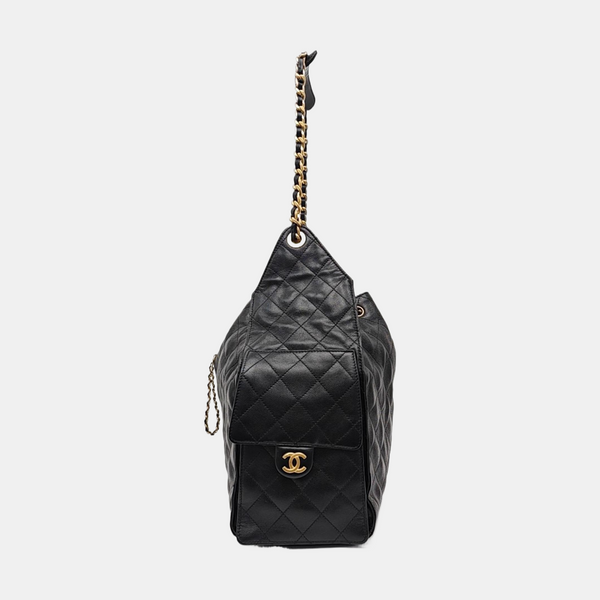 CHANEL 25 Medium Quilted Grained Calfskin Black