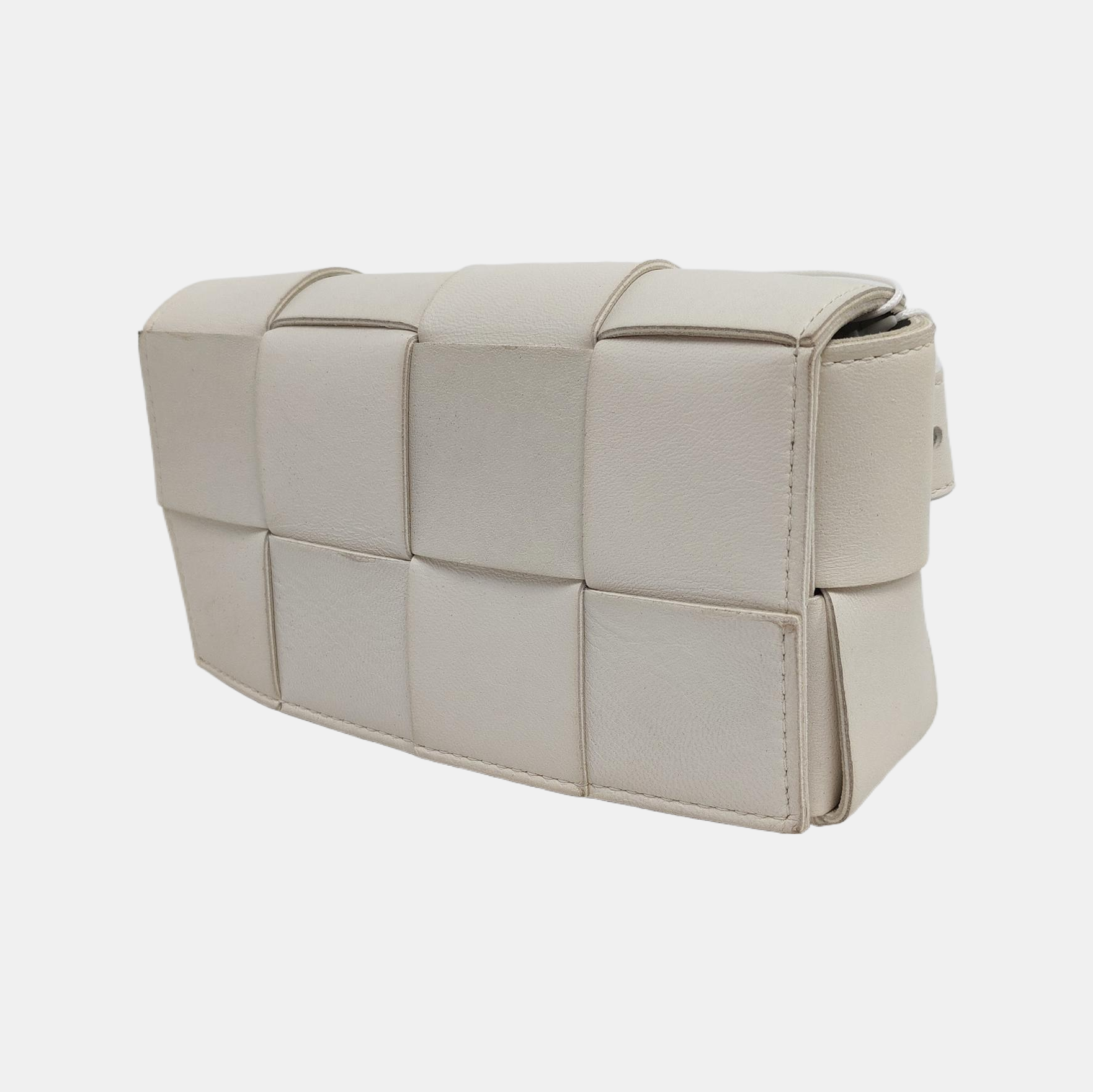Authenticated pre-owned  Cassette Lambskin White - Belt Bag at Looply