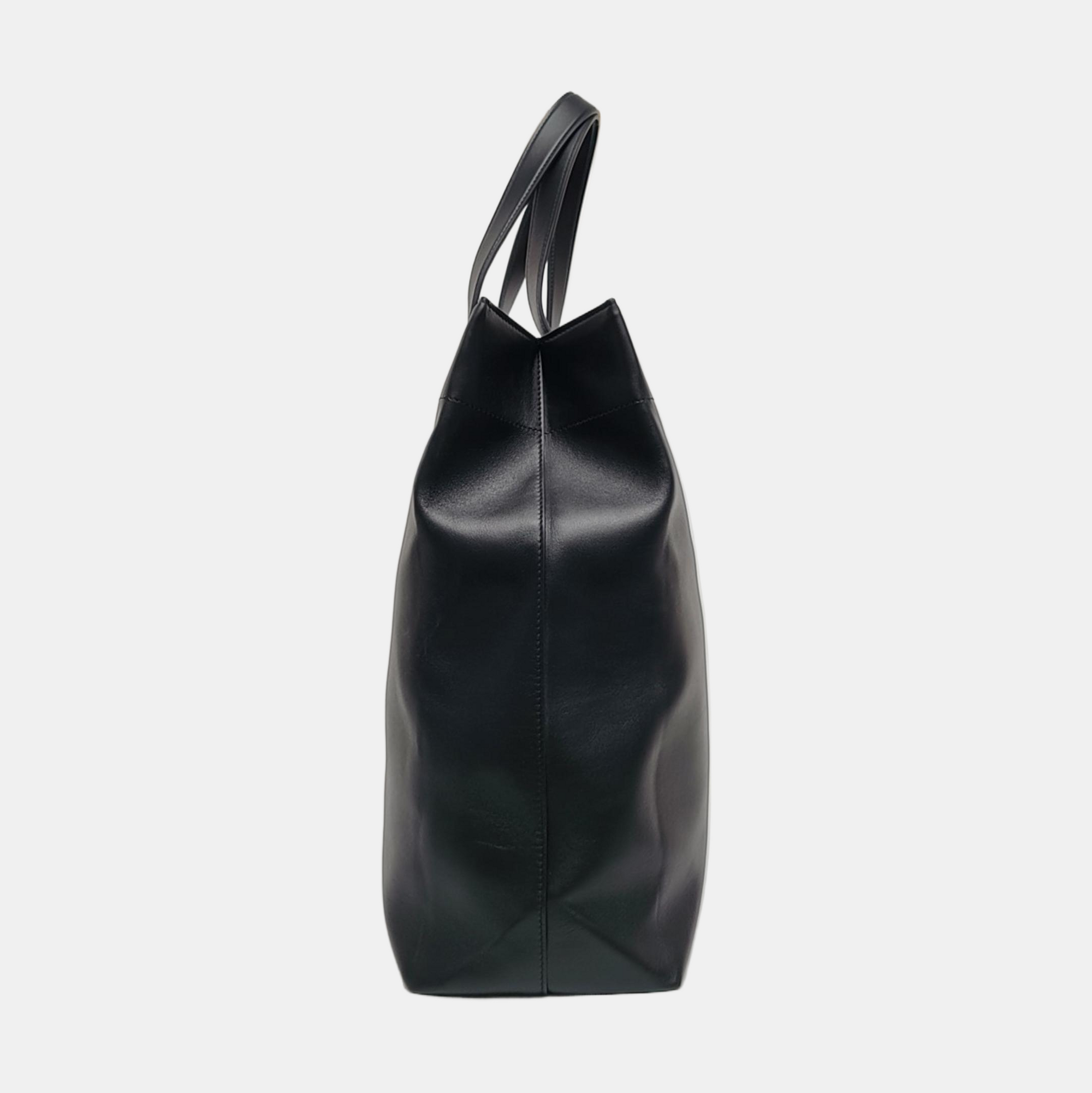 DUTY FREE North-South Calfskin Black