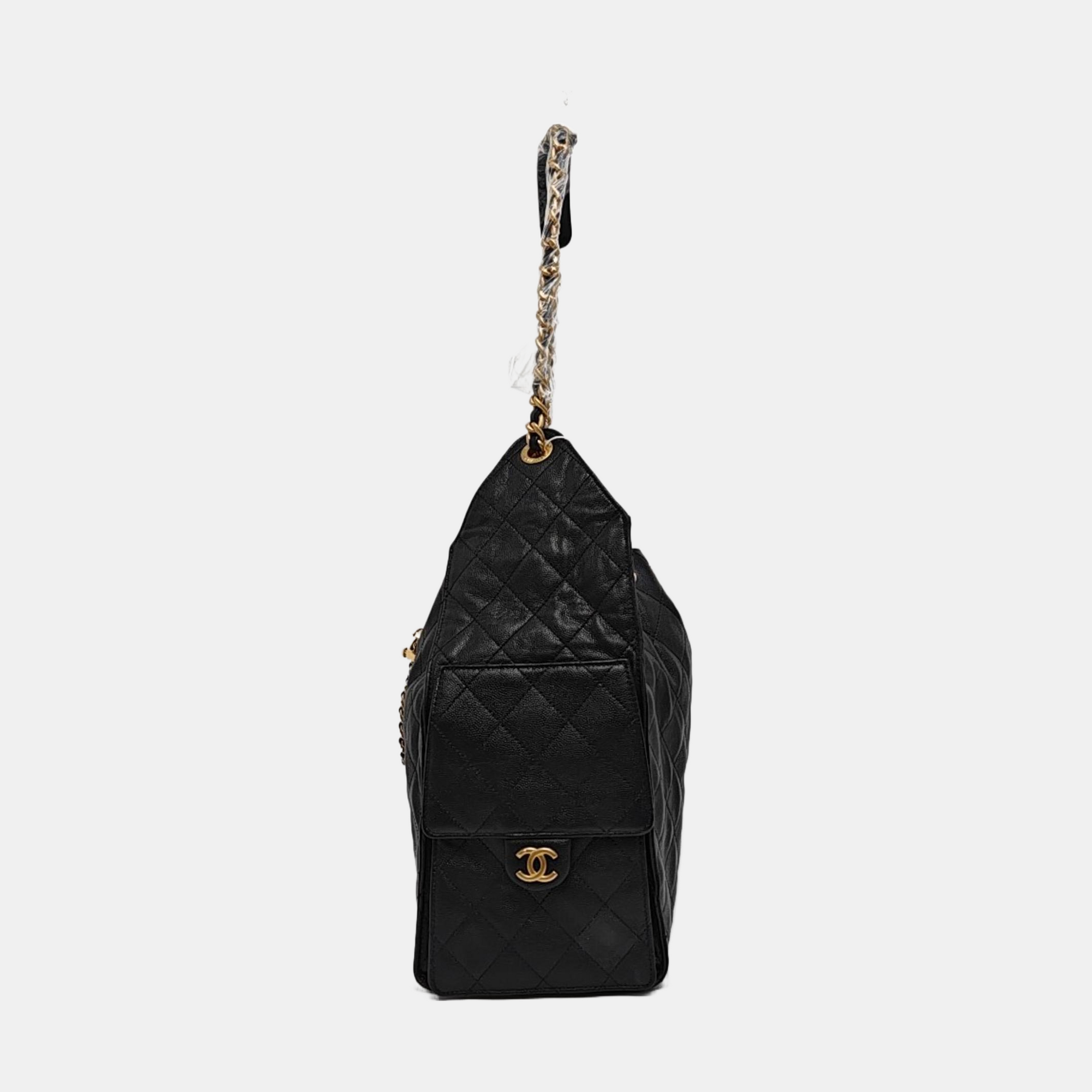 CHANEL 25 Medium Quilted Grained Calfskin Black