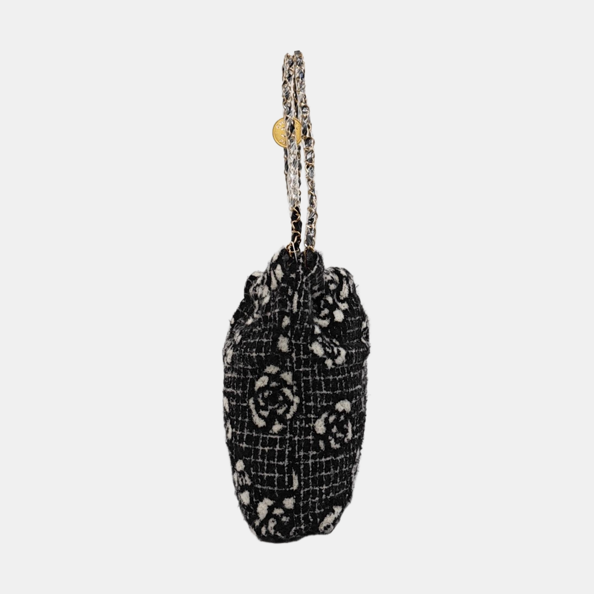 CHANEL 22 Small Fabric Multicolor