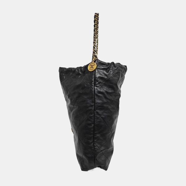 CHANEL 22 Medium Quilted Calfskin Black