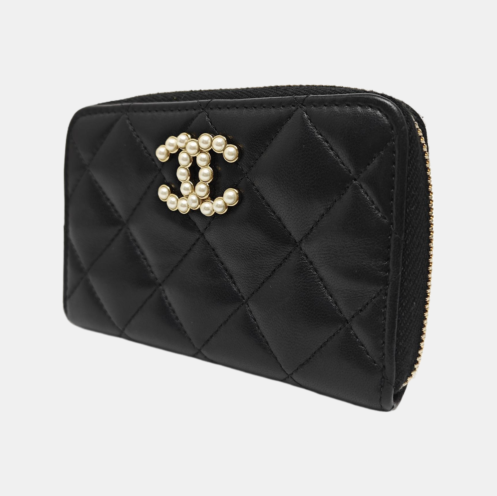 CHANEL 19 Small Quilted Lambskin Black Wallet