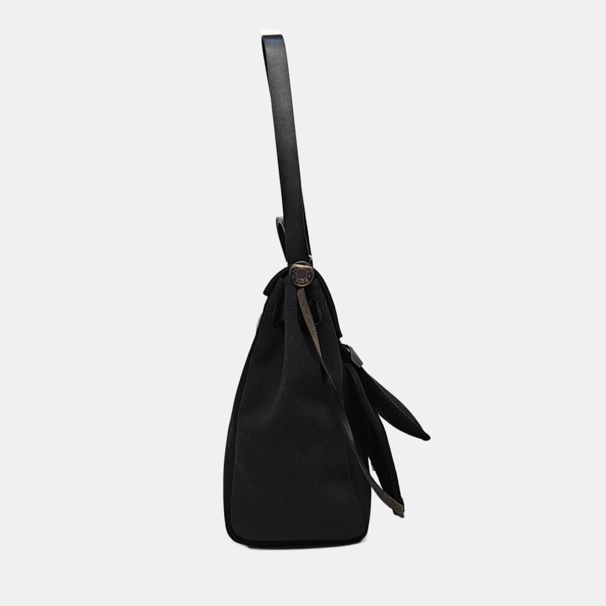 Authenticated pre-owned  Herbag 31 Canvas Black - Shoulder Bag at Looply