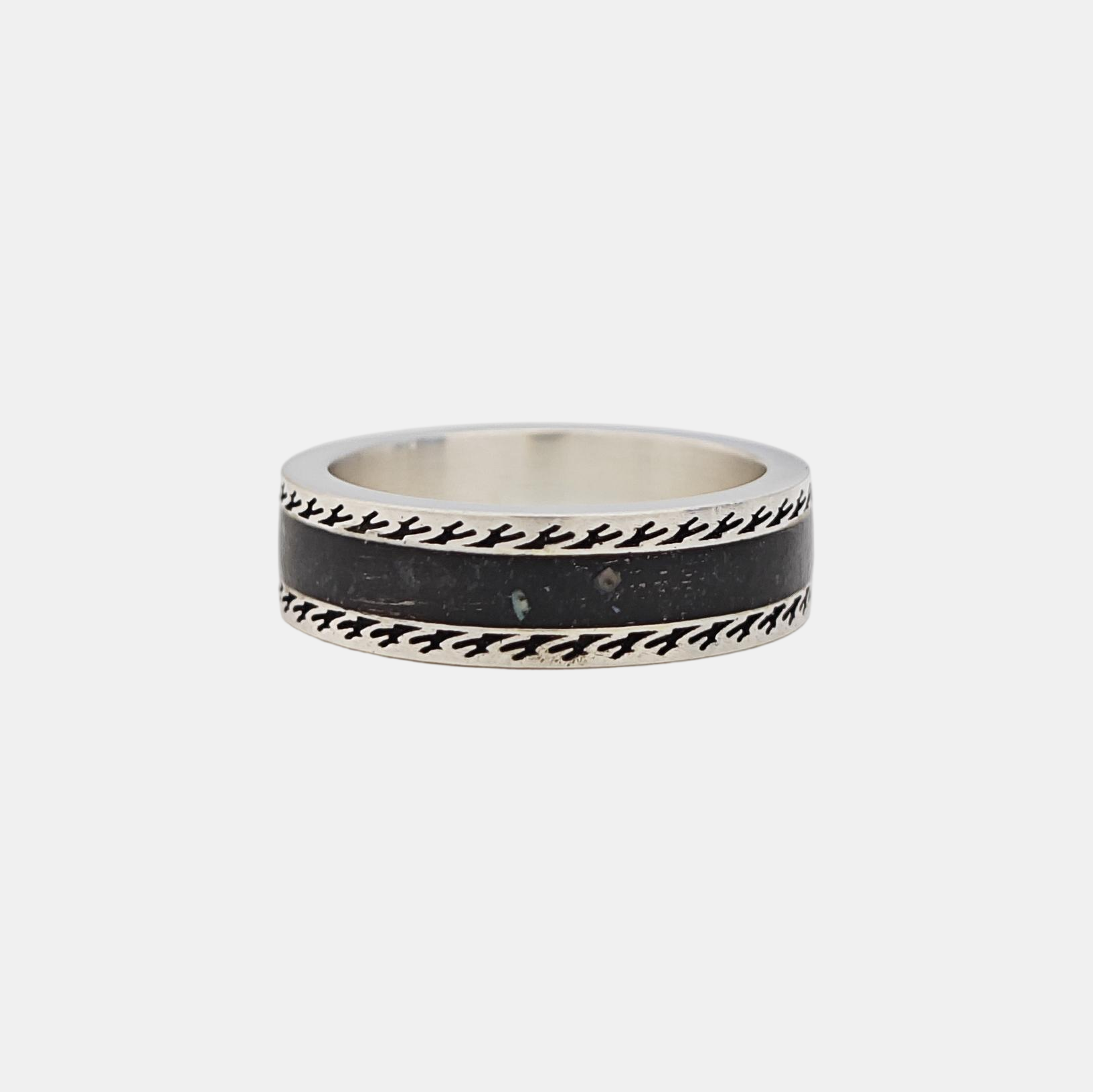 925 Sterling Silver Ring HK 18