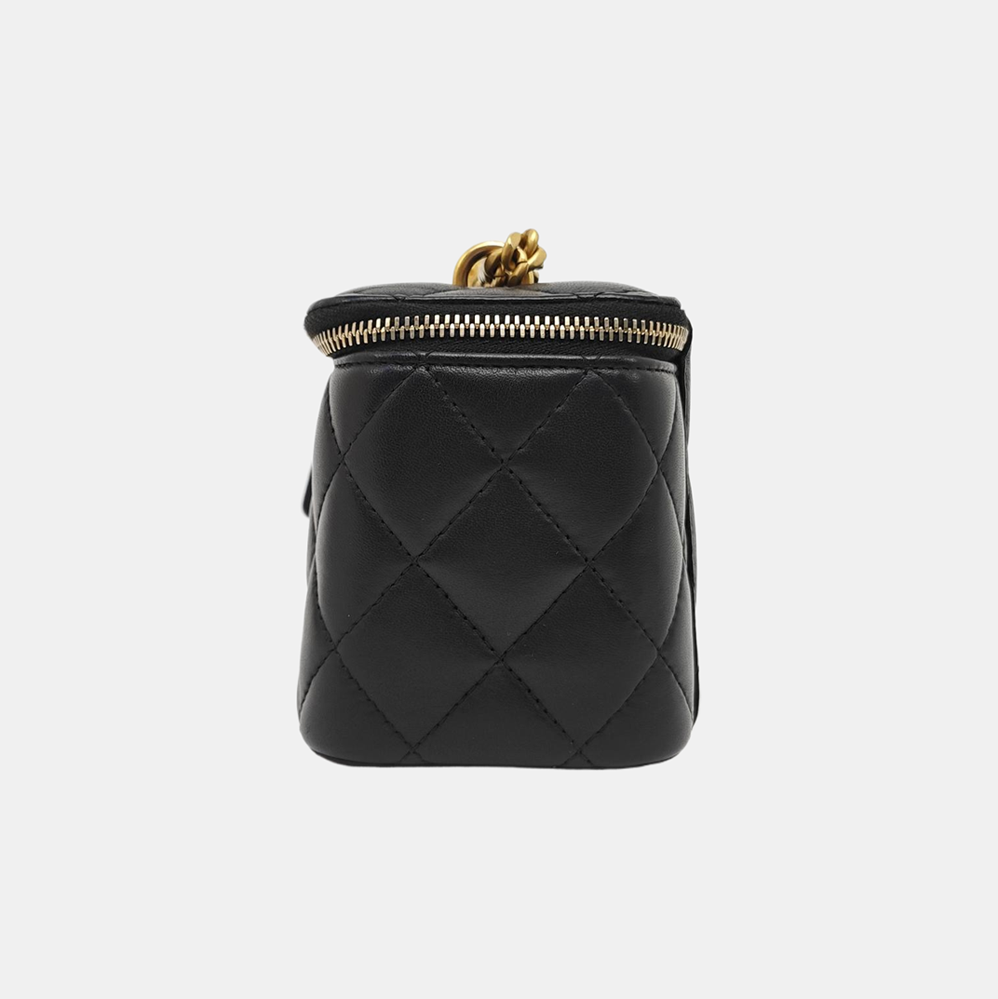 VANITY CASE Medium Quilted Lambskin Black