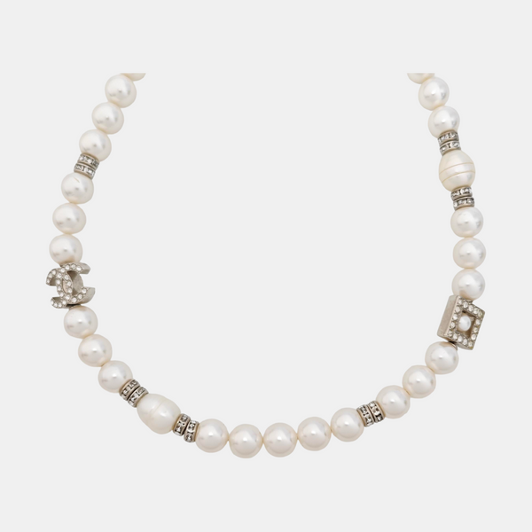 Faux Pearl White Necklace
