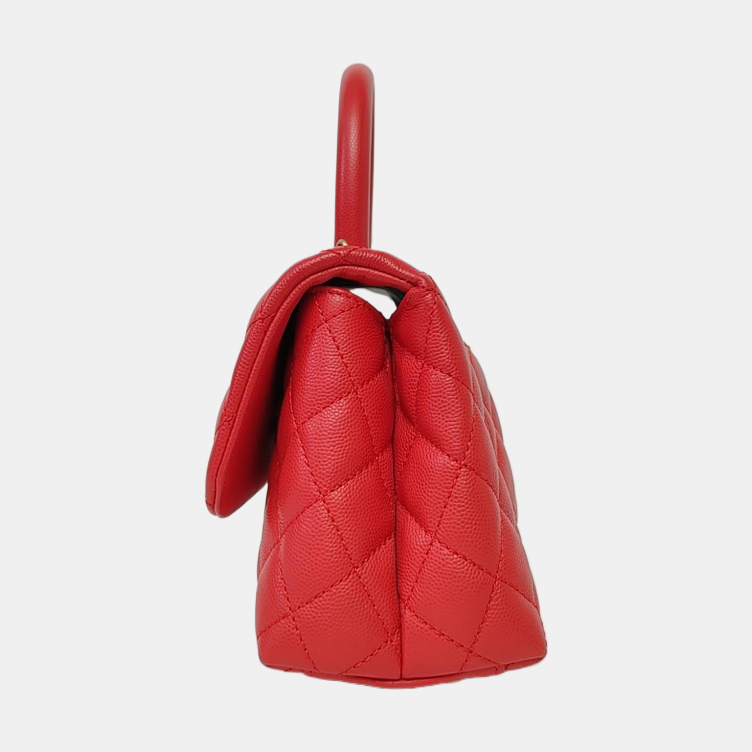 Authenticated pre-owned  COCO HANDLE Small Quilted Grained Calfskin Red - Shoulder Bag at Looply