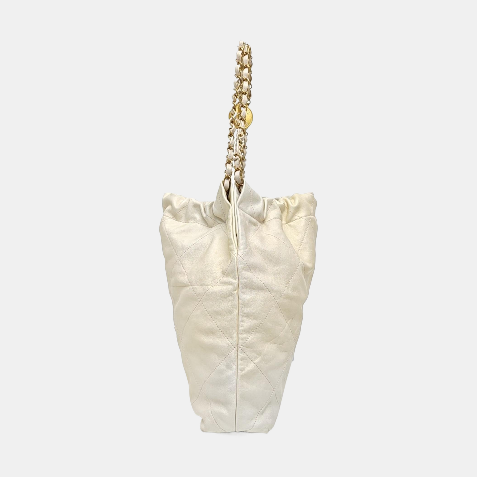 CHANEL 22 Medium Quilted Calfskin White