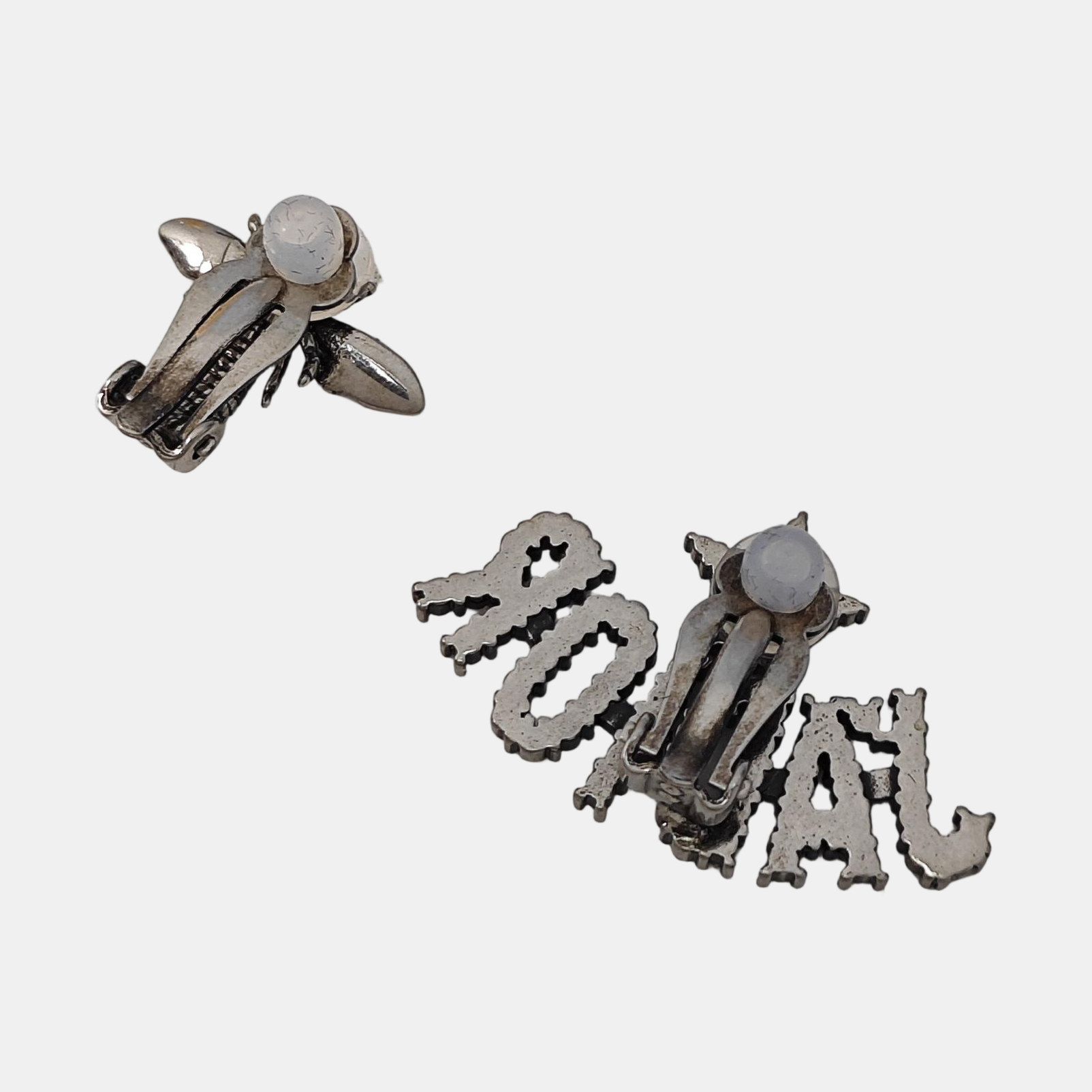 J'adior Metal Gray Clip On Earrings
