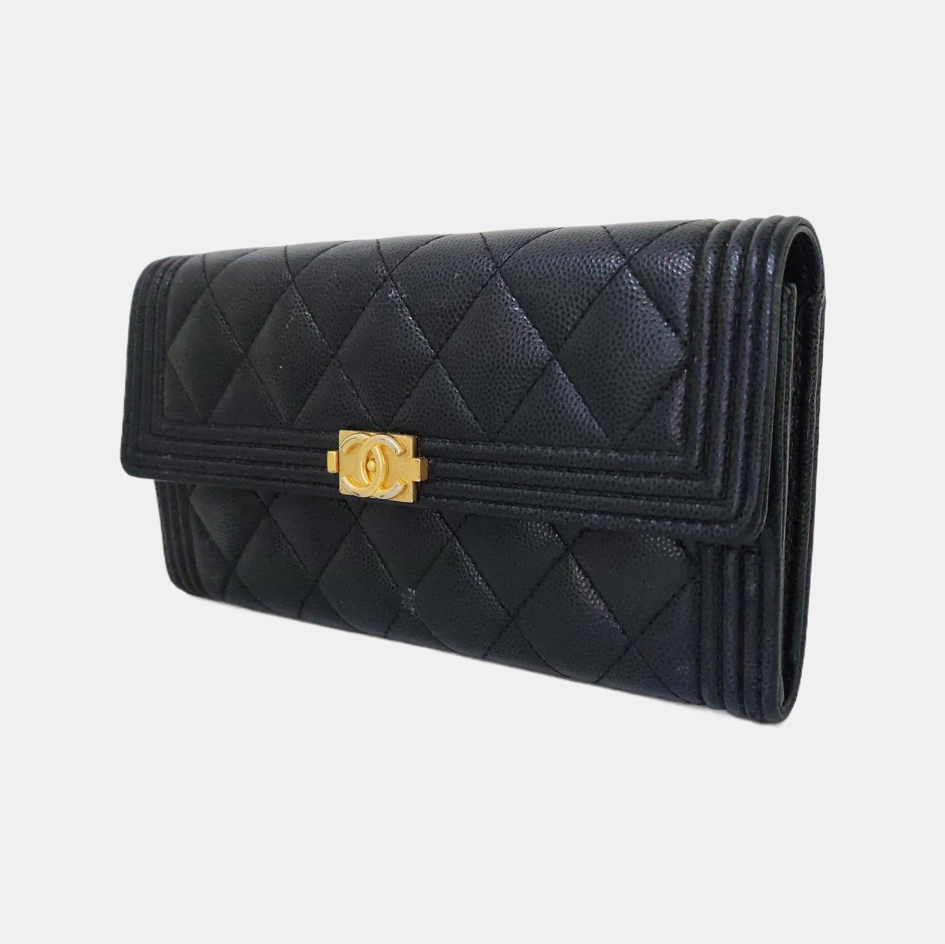 Cartera Boy Chanel de Piel de Becerro Granulada Acolchada Negra