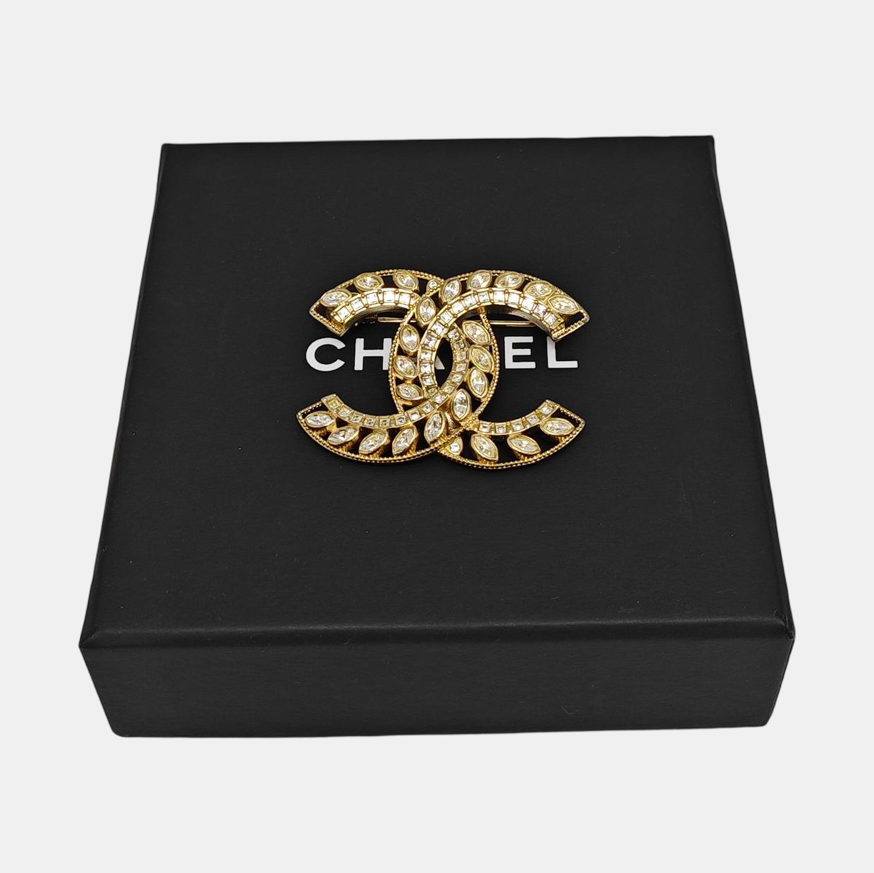CC Logo Metal Gold Brooch