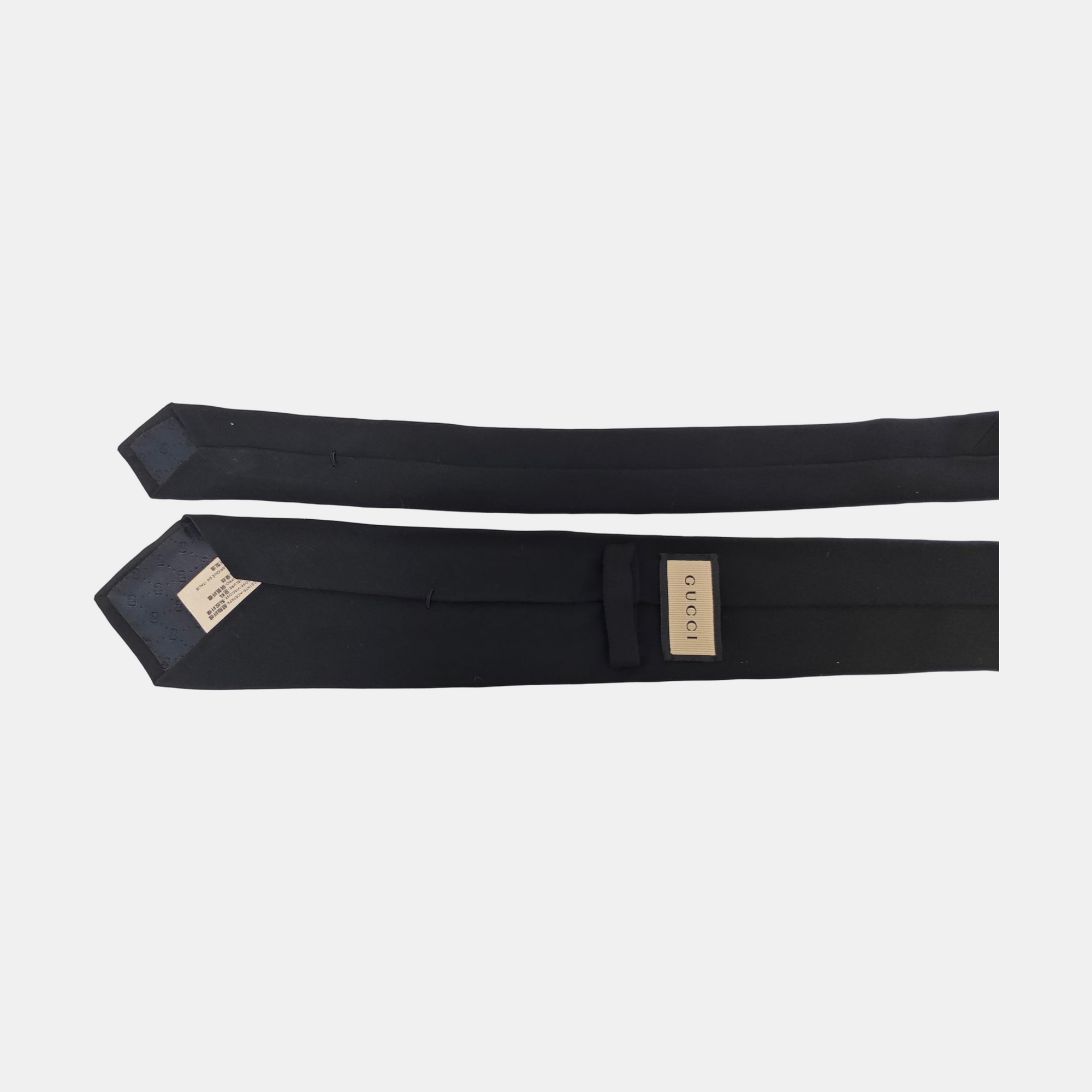 Tie Black
