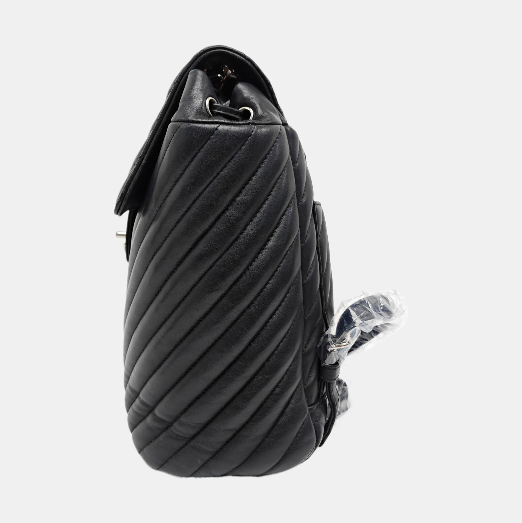 URBAN SPIRIT Small Chevron Calfskin Black