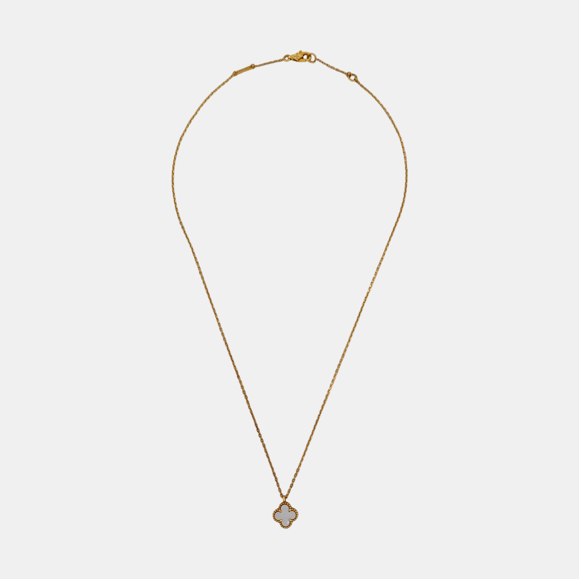 Sweet Alhambra 18k Gold Necklace