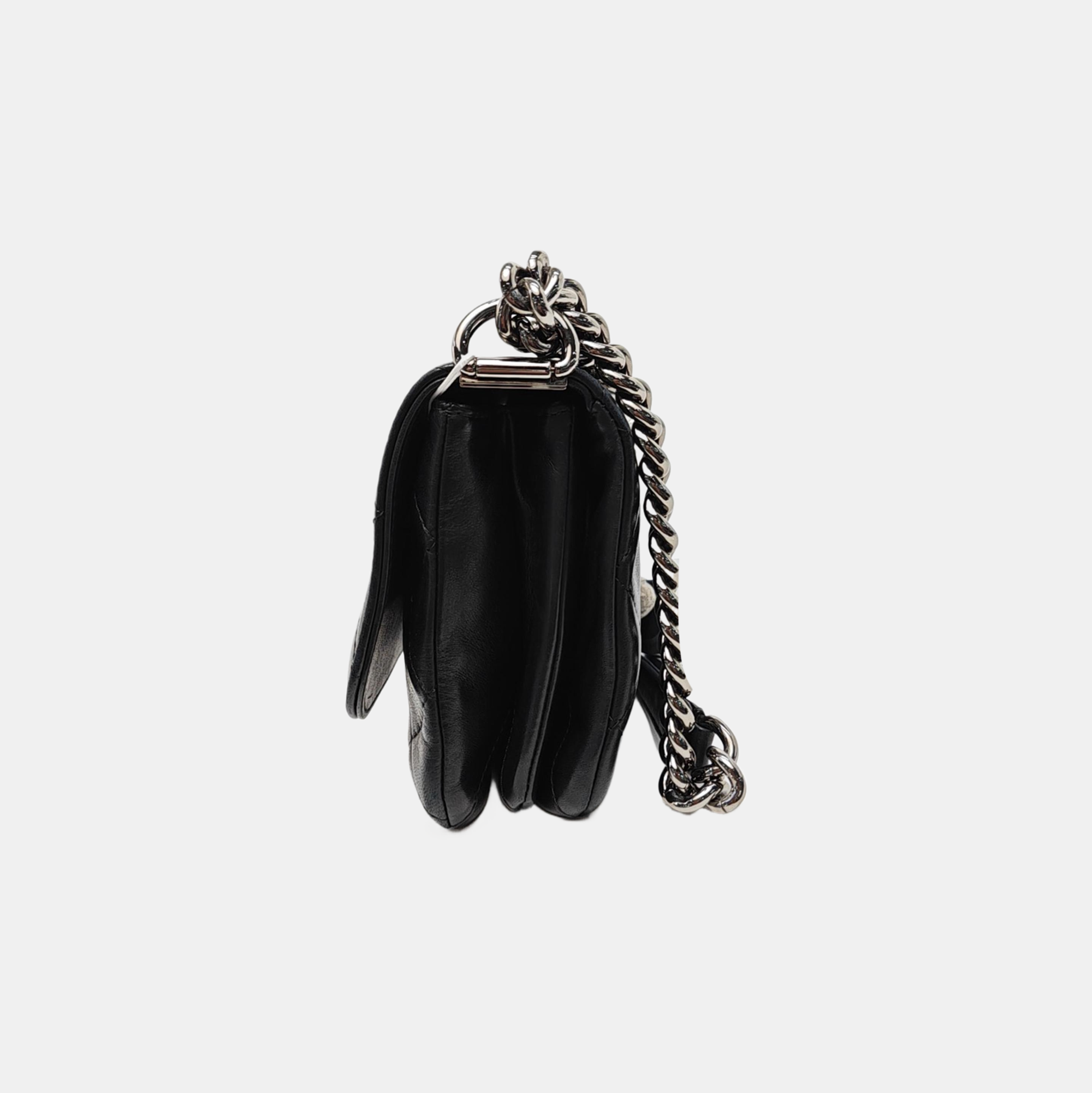 Authenticated pre-owned  BOY CHANEL Quilted Lambskin Black - Shoulder Bag at Looply
