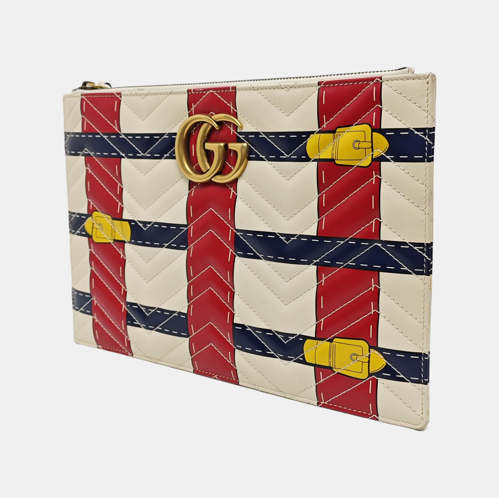 Authenticated pre-owned  GG Marmont Quilted Calfskin White - Clutch at Looply