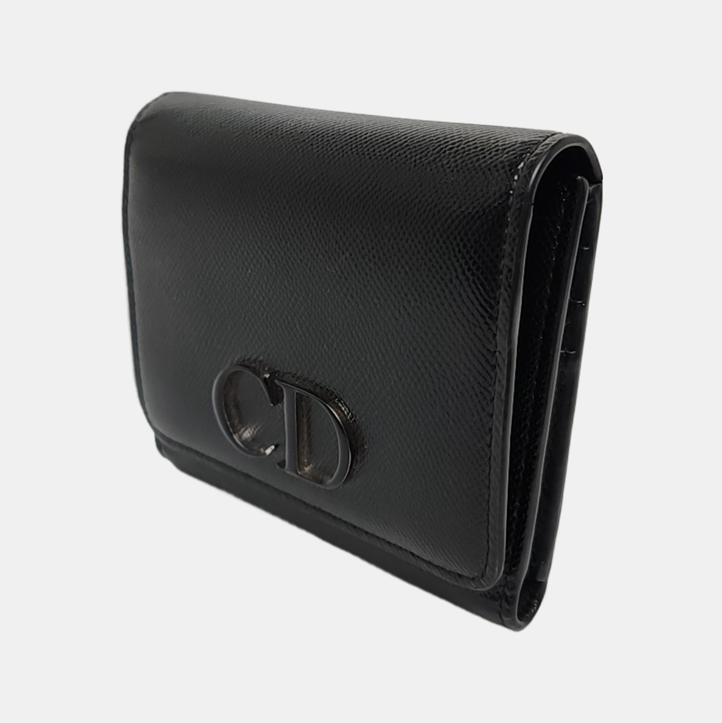 Authenticated pre-owned  30 Montaigne Calfskin Black Wallet - Wallet at Looply