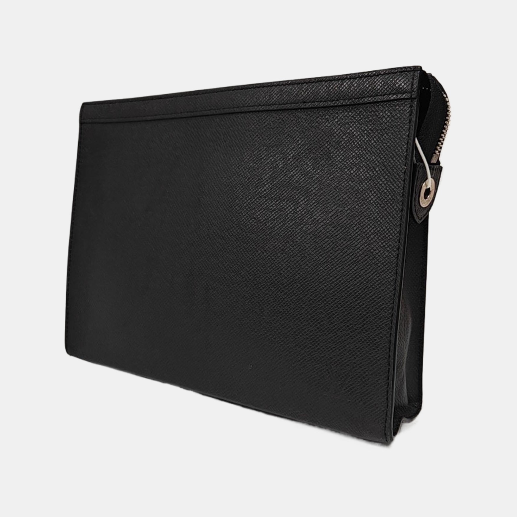 Pochette Voyag MM Calfskin Black