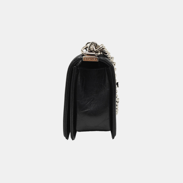 BOY CHANEL Medium Chevron, Quilted Vintage Calf Black