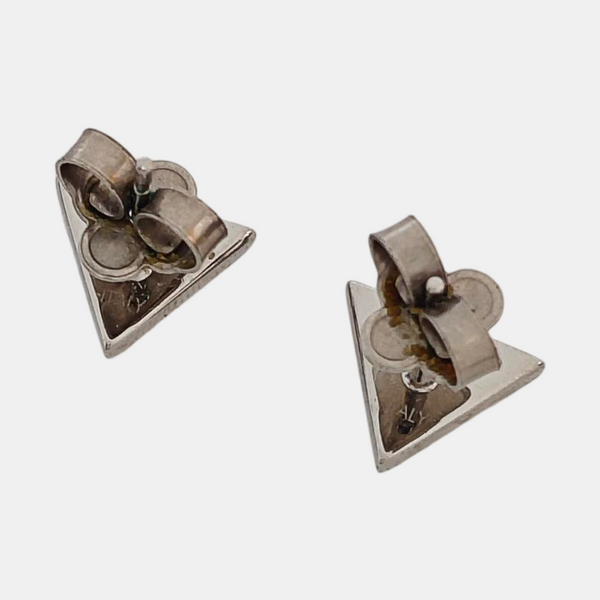 ESSENTIAL V Metal Silver Stud Earrings