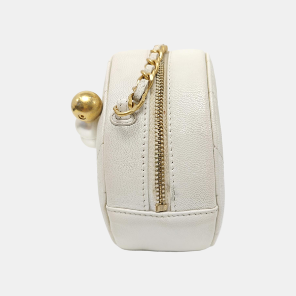 ROUND Quilted Lambskin White