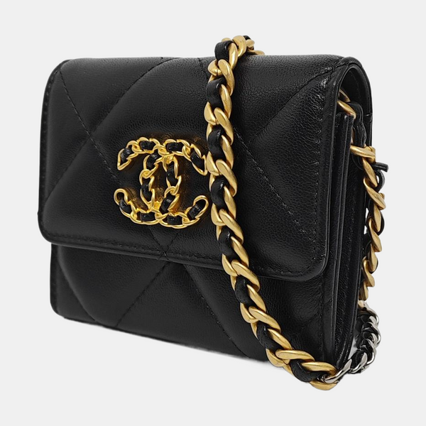 Authenticated pre-owned  CHANEL 19 Small Quilted Lambskin Black - Shoulder Bag at Looply