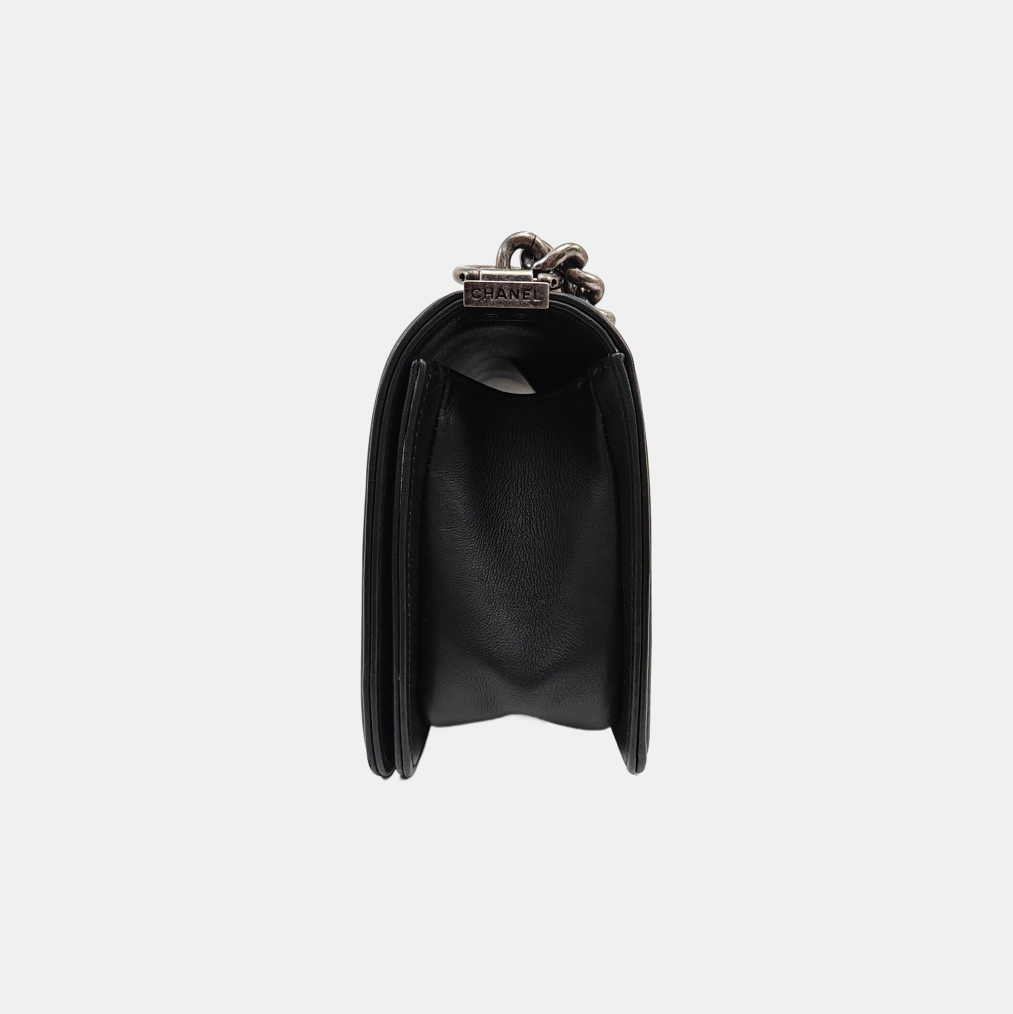 BOY CHANEL Medium Quilted Calfskin Black