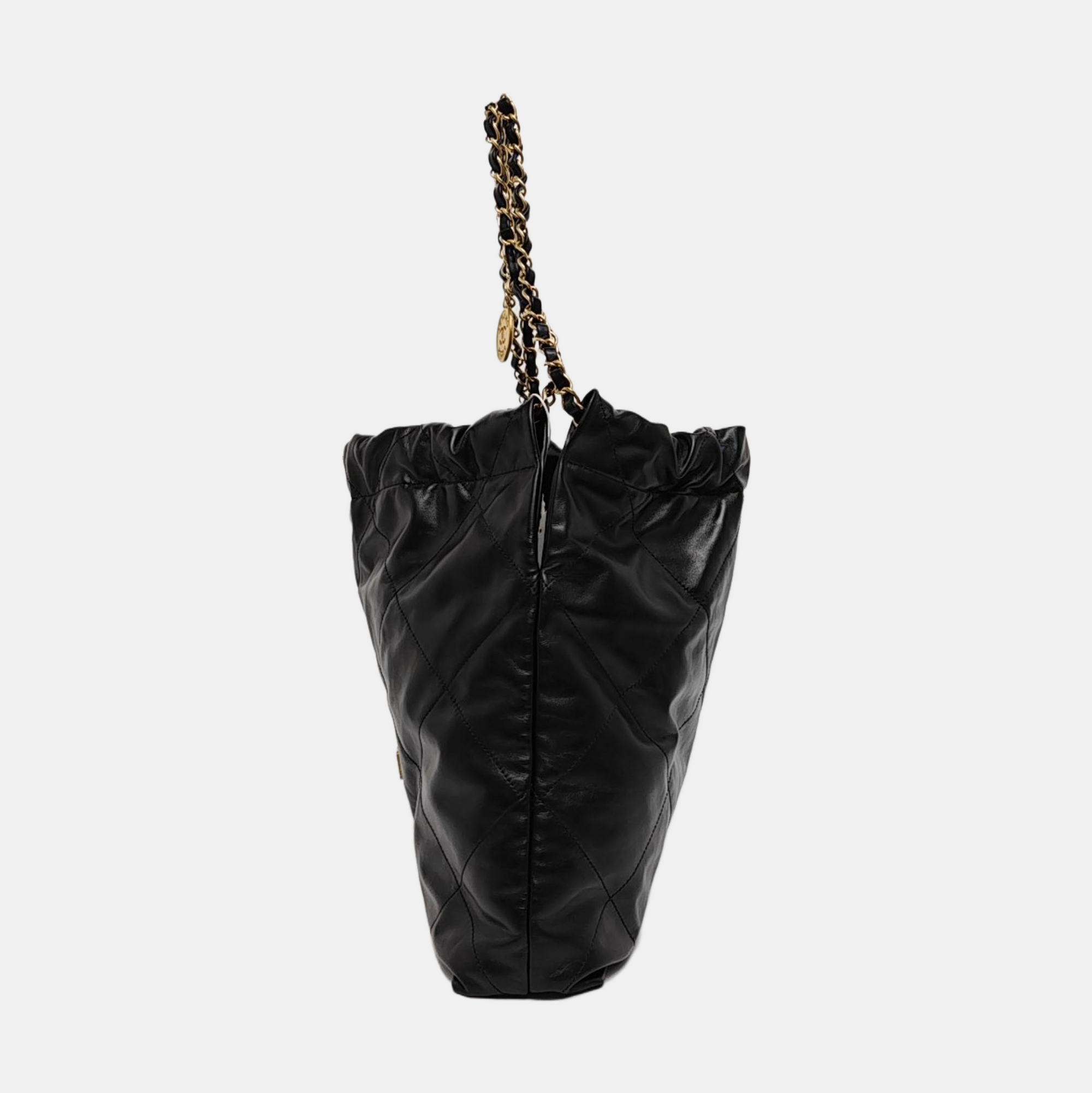 CHANEL 22 Medium Quilted Calfskin Black