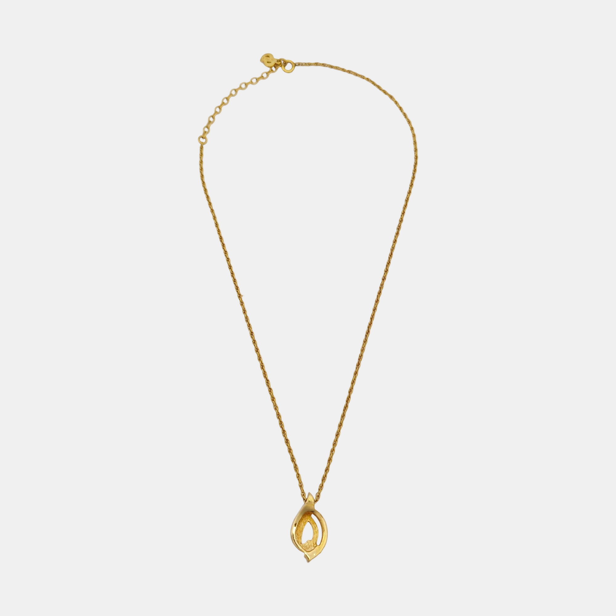 Twist Round Metal Gold Necklace