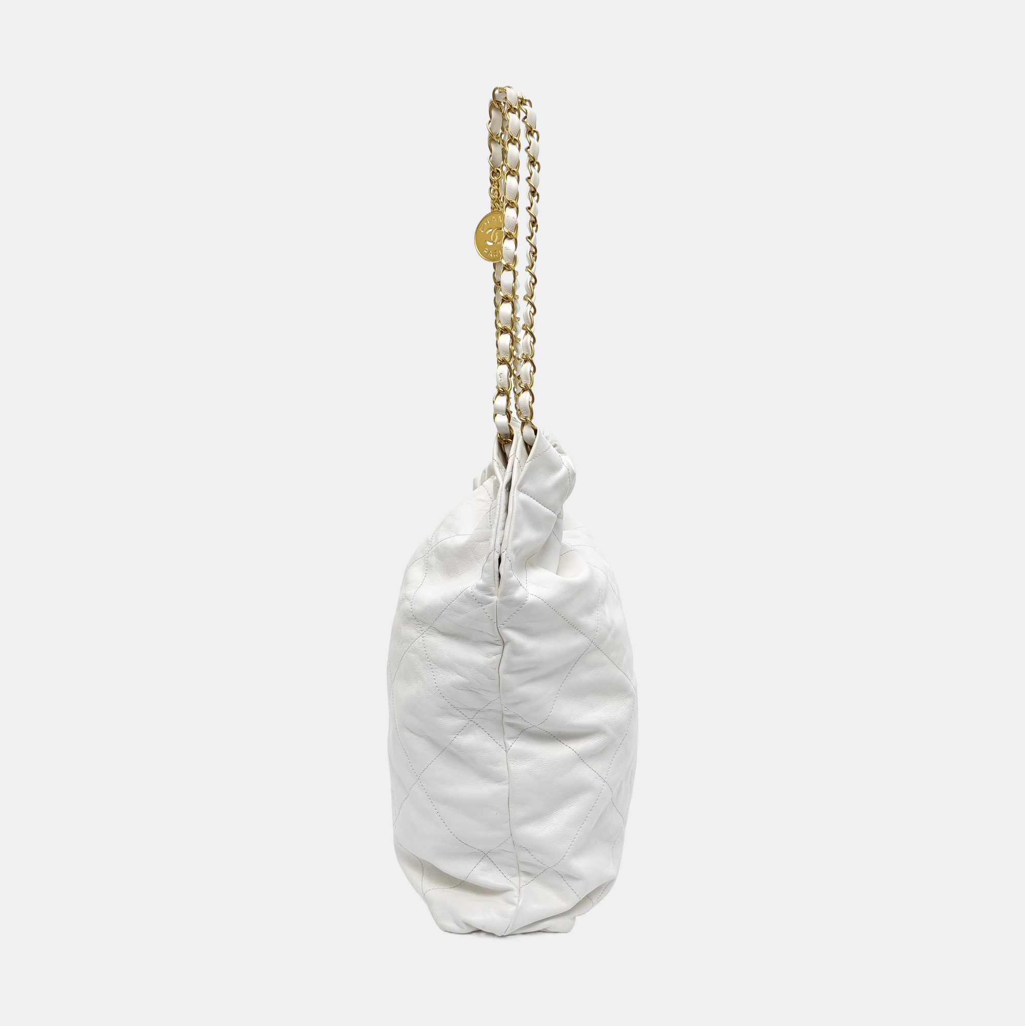 CHANEL 22 Piel de becerro acolchada grande blanca