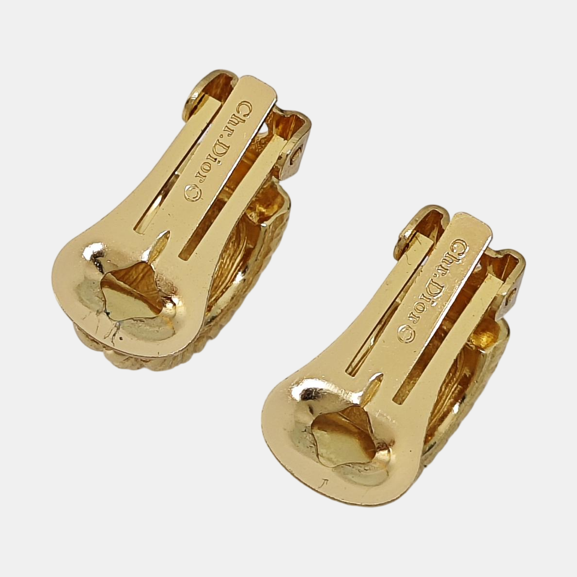 Twist Round Metal Gold Clip On Earrings