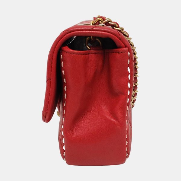Authenticated pre-owned  CLASSIC FLAP Quilted Lambskin Red - Shoulder Bag at Looply