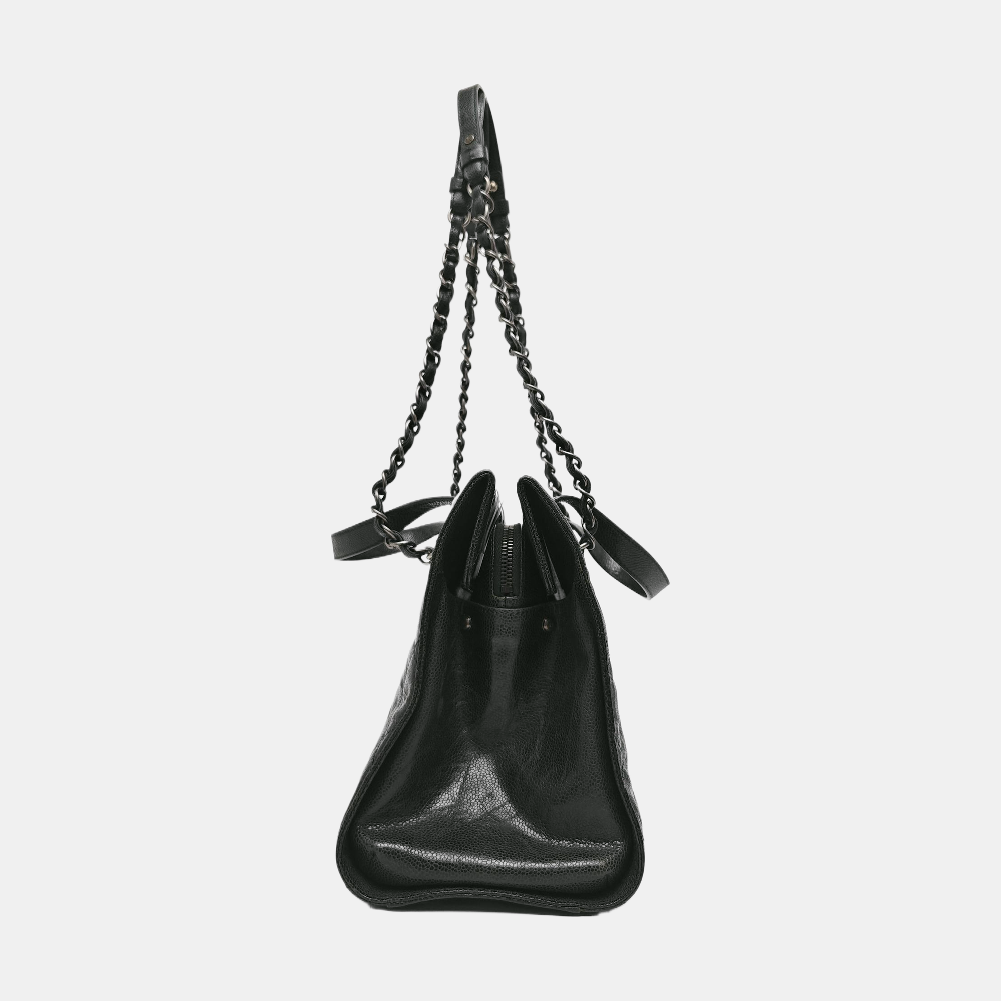 Quilted Grained Calfskin Shoulder Bag Green