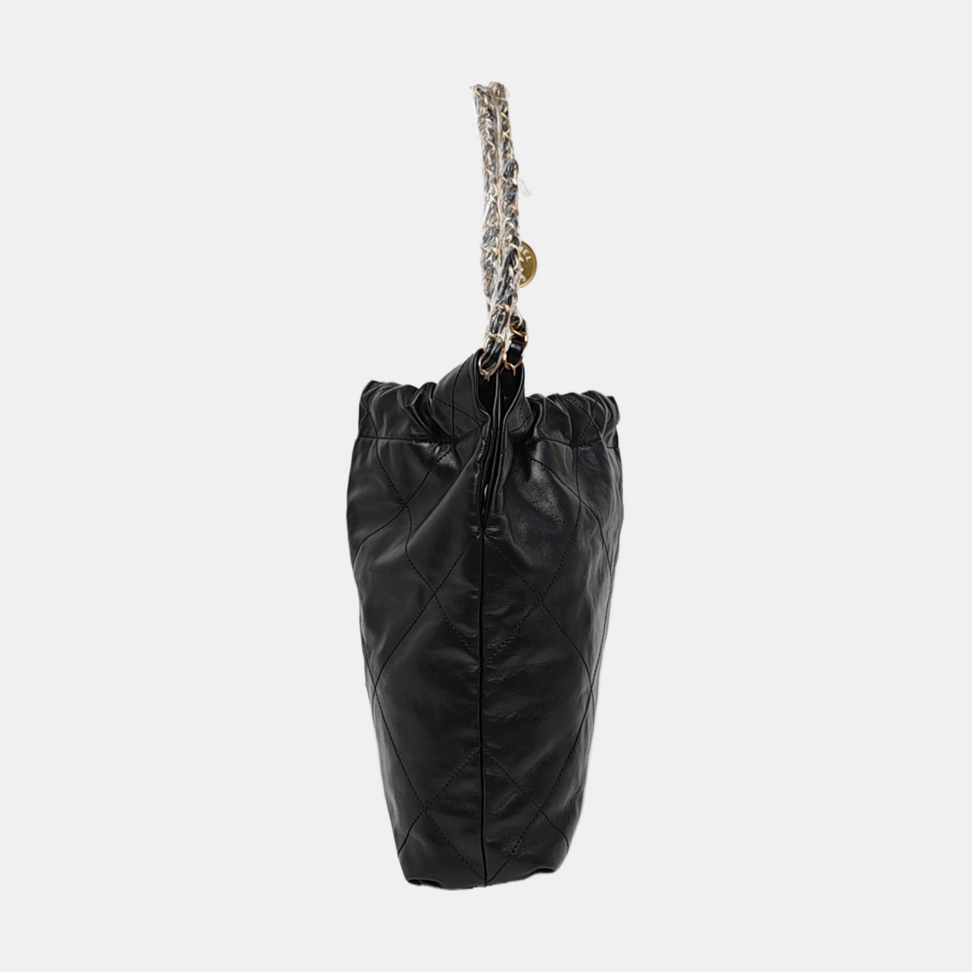 CHANEL 22 Small Quilted Calfskin Black