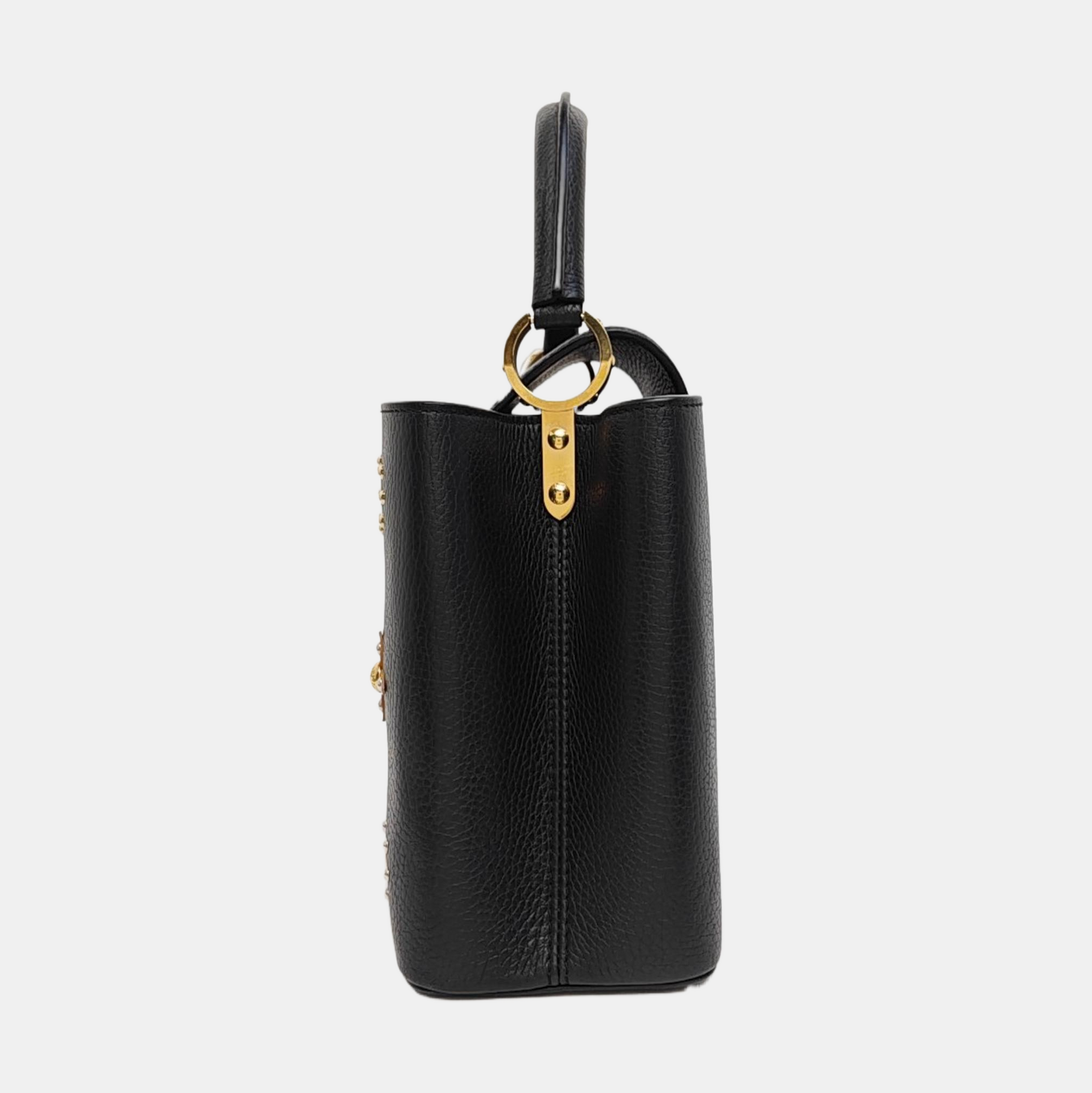 Authenticated pre-owned  CAPUCINES MM Calfskin Black - Shoulder Bag at Looply