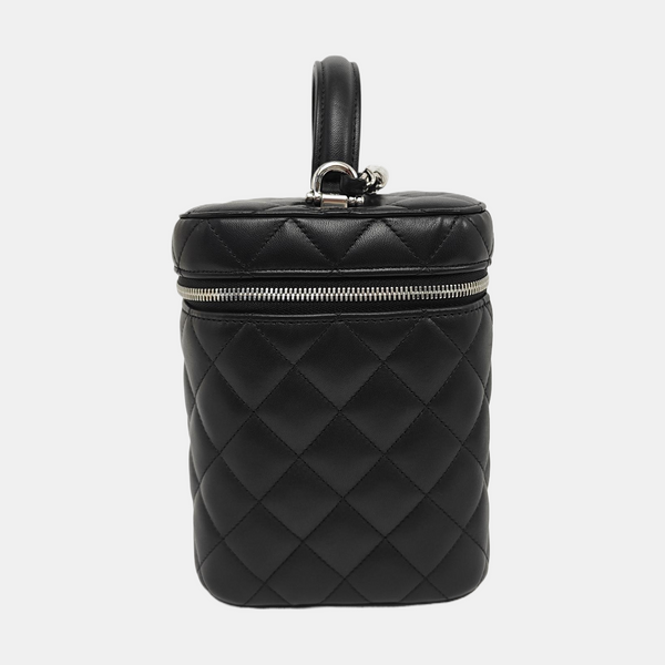 Authenticated pre-owned  VANITY CASE Quilted Lambskin Black - Shoulder Bag at Looply