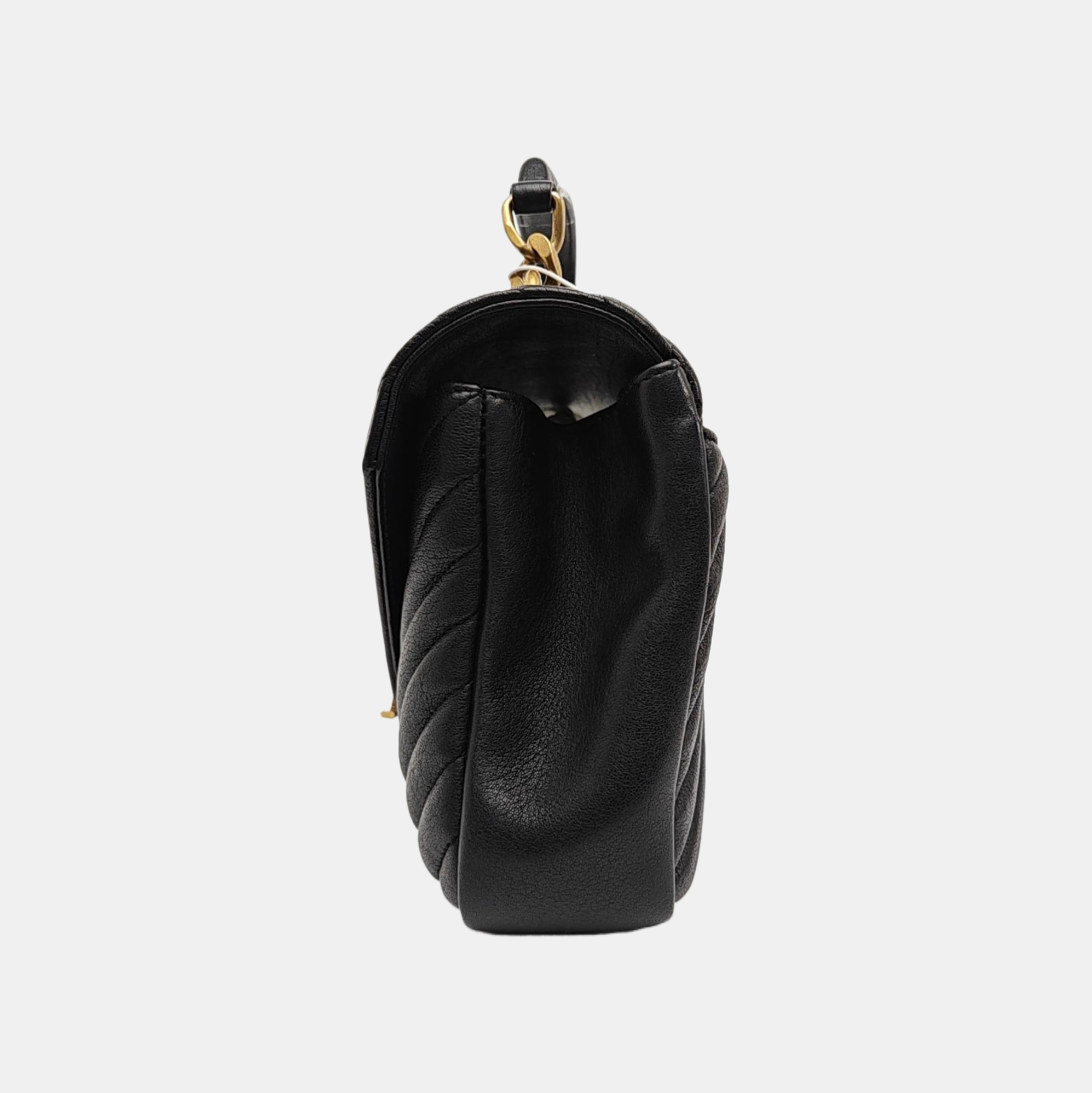 COLLEGE Medium Chevron Lambskin Black