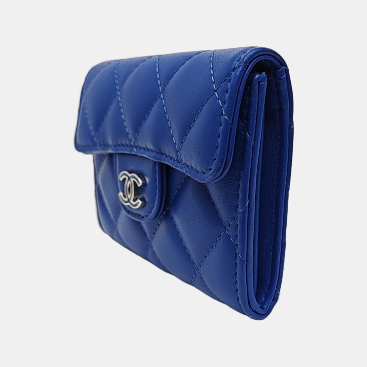 CLASSIC FLAP Quilted Lambskin Blue Card Holder
